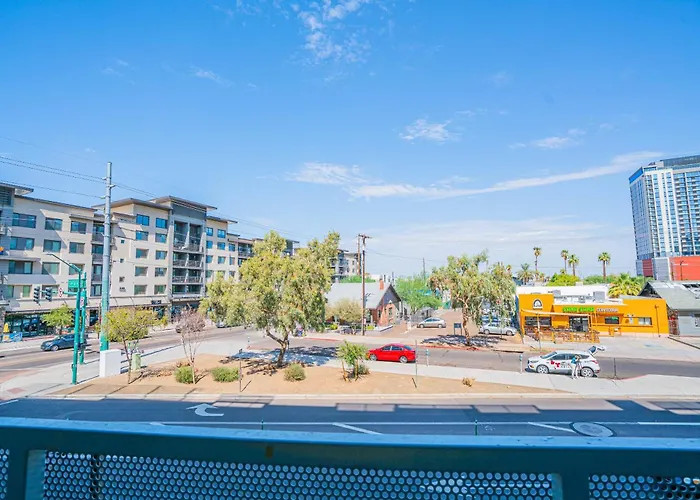 1br, Roosevelt Row , Gym,pool,parking