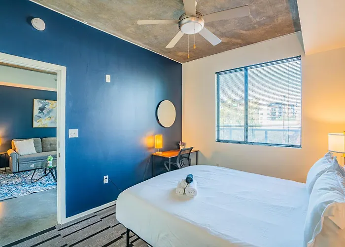1br, Roosevelt Row , Gym,pool,parking Apartment *