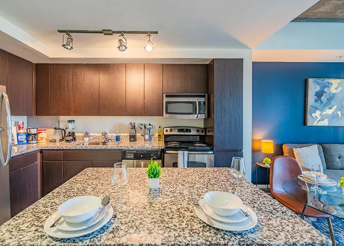 1br, Roosevelt Row , Gym,pool,parking
