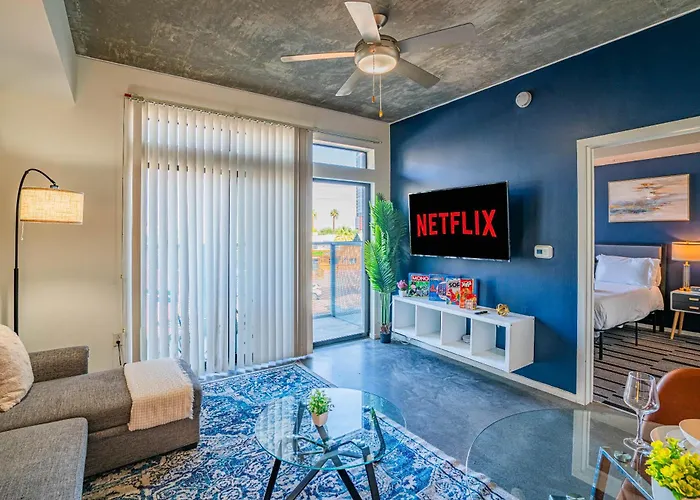 1br, Roosevelt Row , Gym,pool,parking Apartment